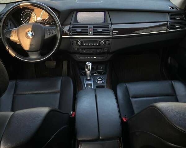 Серый БМВ Х5, объемом двигателя 3 л и пробегом 182 тыс. км за 19000 $, фото 14 на Automoto.ua