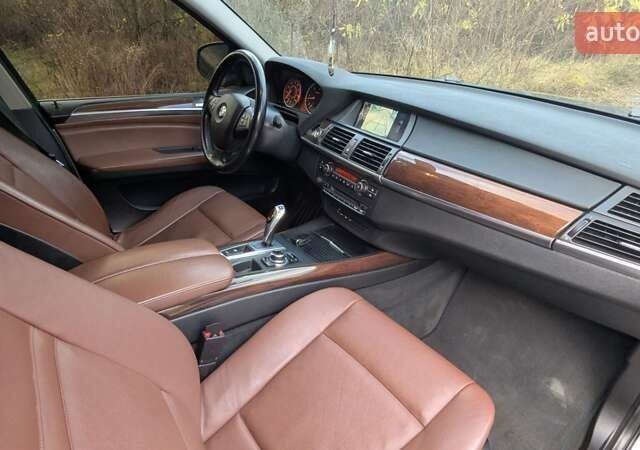 Серый БМВ Х5, объемом двигателя 3 л и пробегом 276 тыс. км за 15999 $, фото 17 на Automoto.ua