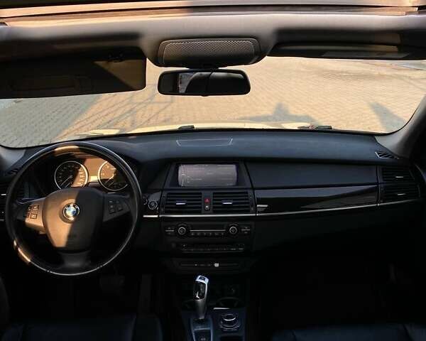 Серый БМВ Х5, объемом двигателя 3 л и пробегом 182 тыс. км за 19000 $, фото 11 на Automoto.ua