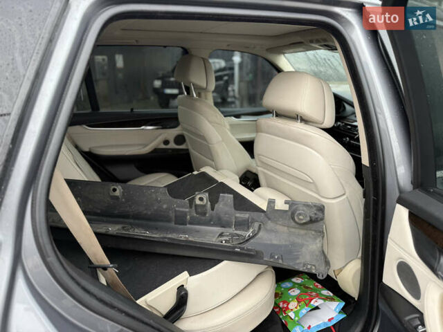 Серый БМВ Х5, объемом двигателя 3 л и пробегом 230 тыс. км за 14900 $, фото 31 на Automoto.ua