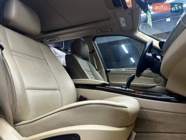 Серый БМВ Х5, объемом двигателя 2.98 л и пробегом 255 тыс. км за 14200 $, фото 16 на Automoto.ua