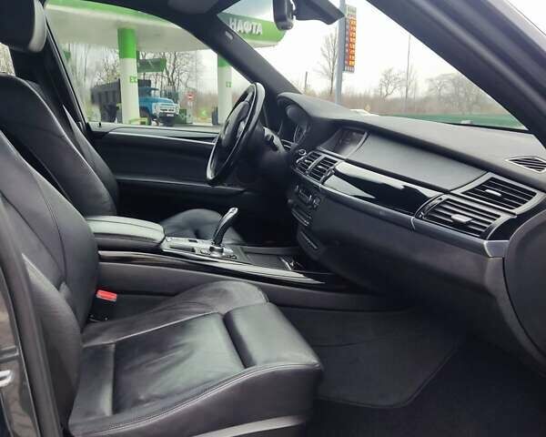 Сірий БМВ Х5, об'ємом двигуна 3 л та пробігом 230 тис. км за 13900 $, фото 3 на Automoto.ua