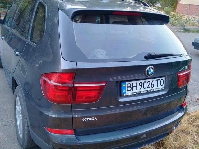 Серый БМВ Х5, объемом двигателя 3 л и пробегом 200 тыс. км за 13700 $, фото 3 на Automoto.ua