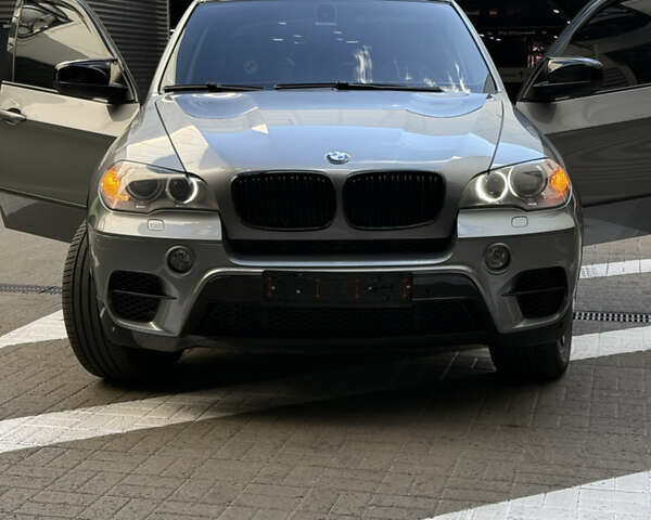 Серый БМВ Х5, объемом двигателя 3 л и пробегом 270 тыс. км за 21000 $, фото 4 на Automoto.ua