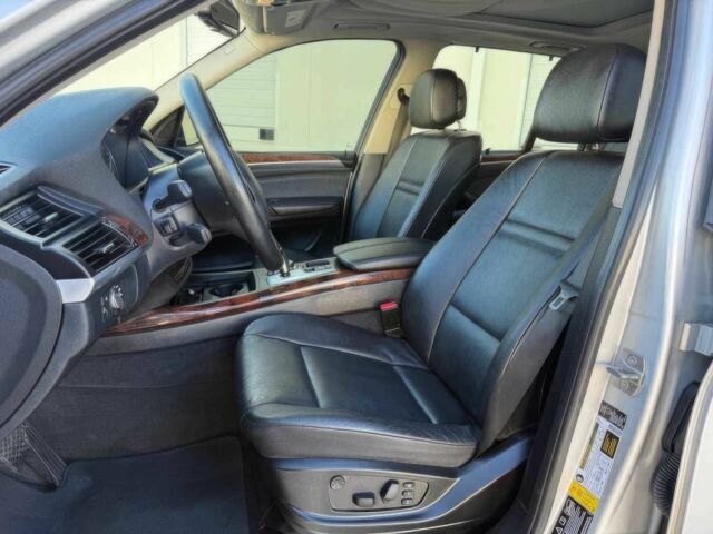 Сірий БМВ Х5, об'ємом двигуна 3 л та пробігом 88 тис. км за 12800 $, фото 6 на Automoto.ua