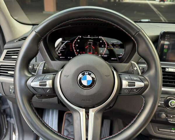 Серый БМВ Х5, объемом двигателя 3 л и пробегом 270 тыс. км за 21000 $, фото 16 на Automoto.ua