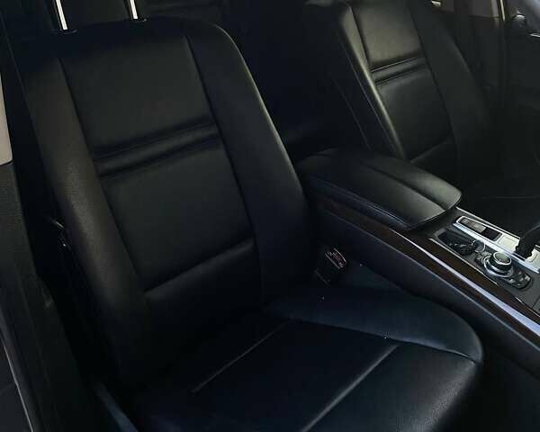 Серый БМВ Х5, объемом двигателя 3 л и пробегом 182 тыс. км за 19000 $, фото 22 на Automoto.ua
