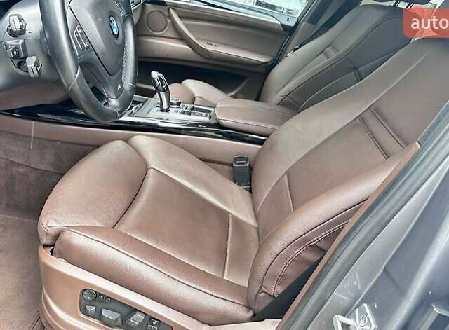 Сірий БМВ Х5, об'ємом двигуна 3 л та пробігом 274 тис. км за 22170 $, фото 11 на Automoto.ua