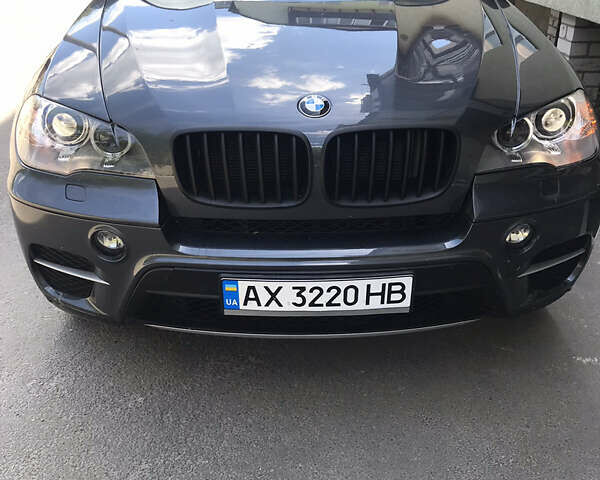 Серый БМВ Х5, объемом двигателя 3 л и пробегом 220 тыс. км за 15900 $, фото 5 на Automoto.ua