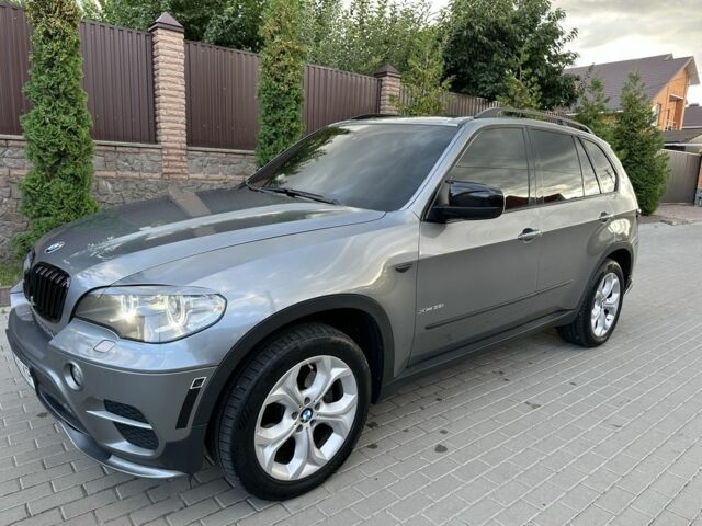 Серый БМВ Х5, объемом двигателя 3 л и пробегом 205 тыс. км за 15200 $, фото 1 на Automoto.ua