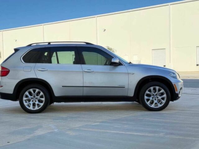 Сірий БМВ Х5, об'ємом двигуна 3 л та пробігом 88 тис. км за 12800 $, фото 2 на Automoto.ua