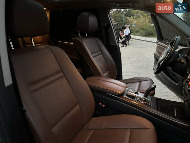 Серый БМВ Х5, объемом двигателя 3 л и пробегом 276 тыс. км за 15800 $, фото 30 на Automoto.ua