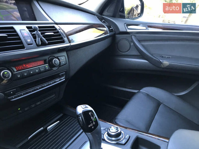 Серый БМВ Х5, объемом двигателя 3 л и пробегом 220 тыс. км за 15900 $, фото 10 на Automoto.ua