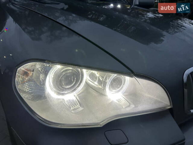 Серый БМВ Х5, объемом двигателя 3 л и пробегом 276 тыс. км за 15800 $, фото 27 на Automoto.ua