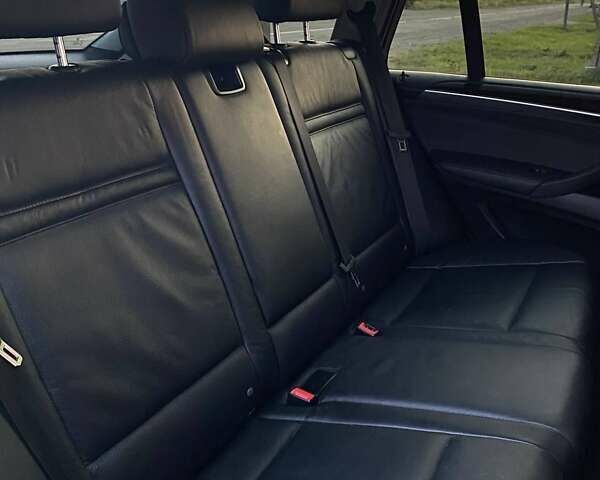Серый БМВ Х5, объемом двигателя 3 л и пробегом 182 тыс. км за 19000 $, фото 21 на Automoto.ua