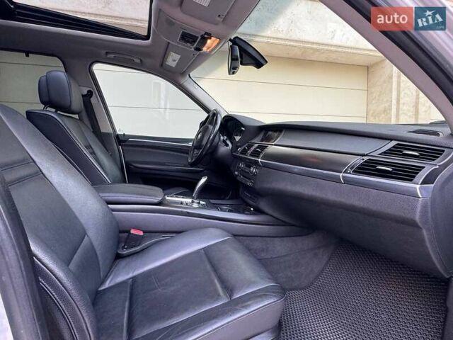 Серый БМВ Х5, объемом двигателя 2.99 л и пробегом 280 тыс. км за 19800 $, фото 15 на Automoto.ua