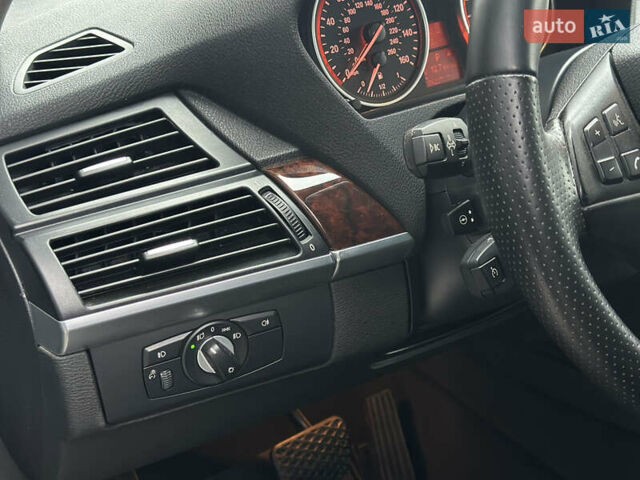 Серый БМВ Х5, объемом двигателя 2.98 л и пробегом 56 тыс. км за 18300 $, фото 11 на Automoto.ua