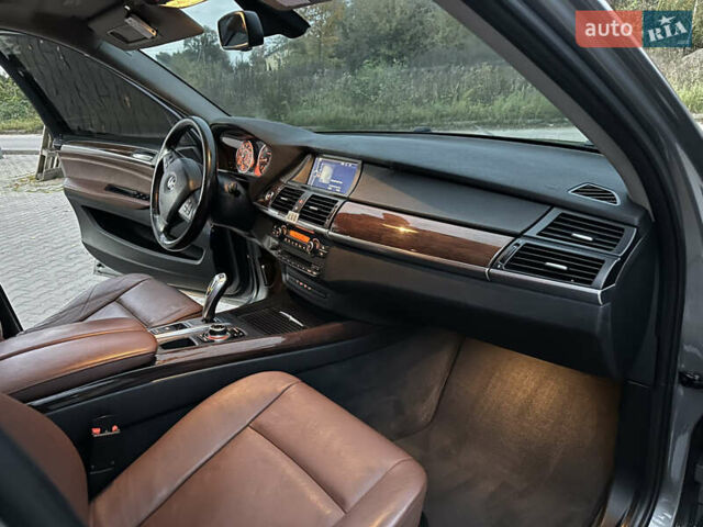 Серый БМВ Х5, объемом двигателя 3 л и пробегом 276 тыс. км за 15800 $, фото 29 на Automoto.ua