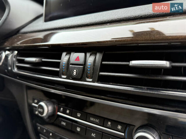 Серый БМВ Х5, объемом двигателя 3 л и пробегом 230 тыс. км за 14900 $, фото 35 на Automoto.ua