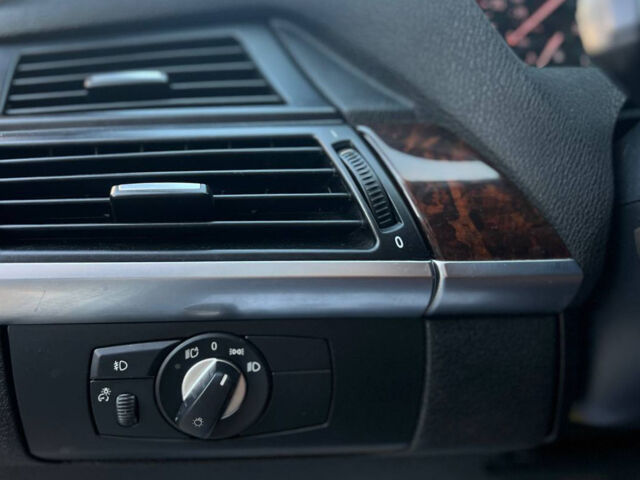 Серый БМВ Х5, объемом двигателя 3 л и пробегом 185 тыс. км за 16500 $, фото 8 на Automoto.ua