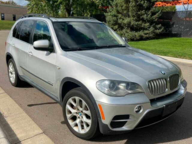Серый БМВ Х5, объемом двигателя 3 л и пробегом 81 тыс. км за 7600 $, фото 1 на Automoto.ua