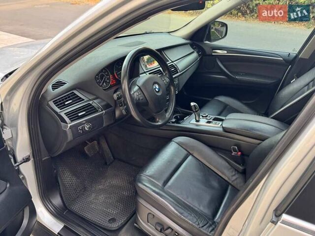 Серый БМВ Х5, объемом двигателя 2.99 л и пробегом 280 тыс. км за 19800 $, фото 47 на Automoto.ua