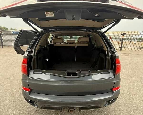 Серый БМВ Х5, объемом двигателя 3 л и пробегом 315 тыс. км за 16500 $, фото 12 на Automoto.ua