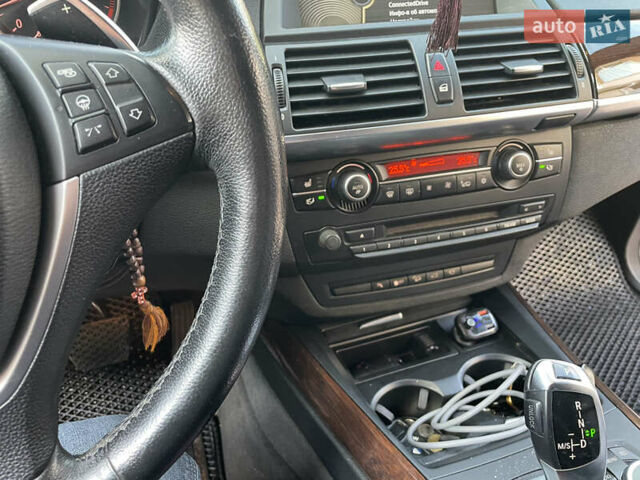 Серый БМВ Х5, объемом двигателя 2.98 л и пробегом 324 тыс. км за 15500 $, фото 19 на Automoto.ua