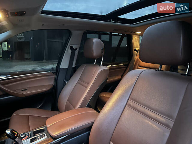 Серый БМВ Х5, объемом двигателя 3 л и пробегом 276 тыс. км за 15800 $, фото 26 на Automoto.ua