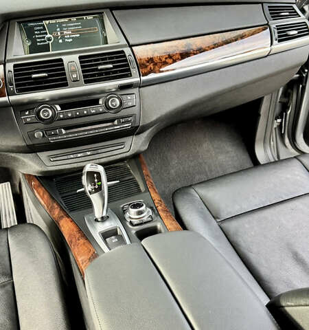 Серый БМВ Х5, объемом двигателя 2.99 л и пробегом 327 тыс. км за 16200 $, фото 20 на Automoto.ua