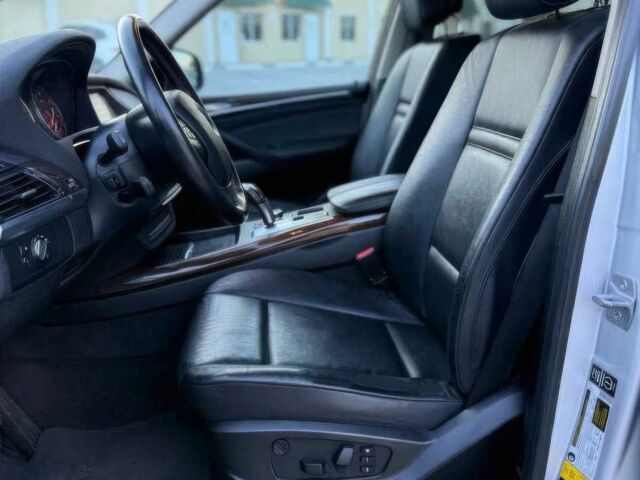 Серый БМВ Х5, объемом двигателя 3 л и пробегом 127 тыс. км за 8000 $, фото 7 на Automoto.ua