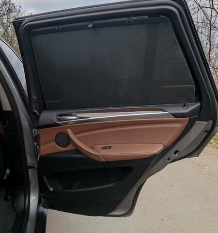 Серый БМВ Х5, объемом двигателя 3 л и пробегом 276 тыс. км за 15999 $, фото 23 на Automoto.ua