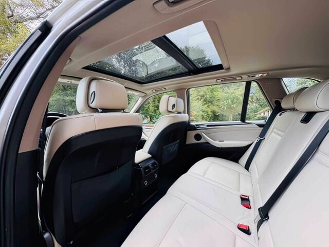 Сірий БМВ Х5, об'ємом двигуна 3 л та пробігом 85 тис. км за 4800 $, фото 10 на Automoto.ua