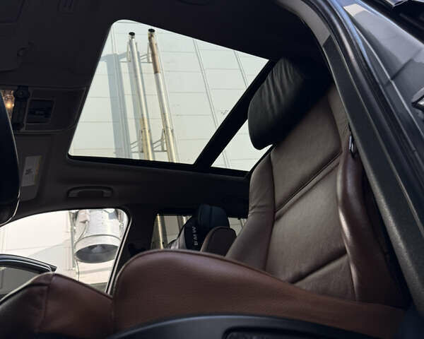 Серый БМВ Х5, объемом двигателя 3 л и пробегом 270 тыс. км за 21000 $, фото 19 на Automoto.ua