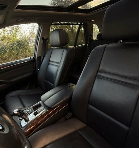 БМВ Х5 2013 в Черновцах на Automoto.ua Серый БМВ Х5, объемом двигателя 2.98 л и пробегом 189 тыс. км за 16000 $, фото 12 на Automoto.ua