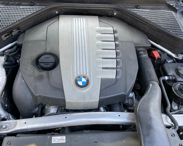 Серый БМВ Х5, объемом двигателя 2.98 л и пробегом 230 тыс. км за 18999 $, фото 16 на Automoto.ua