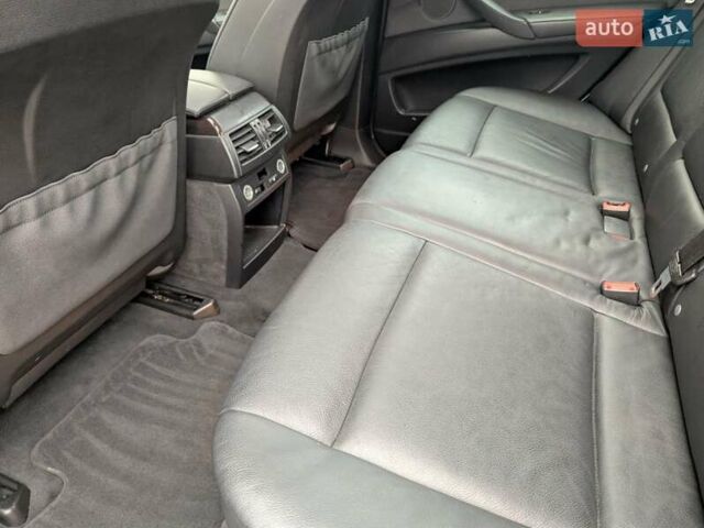 Серый БМВ Х5, объемом двигателя 3 л и пробегом 256 тыс. км за 19900 $, фото 18 на Automoto.ua
