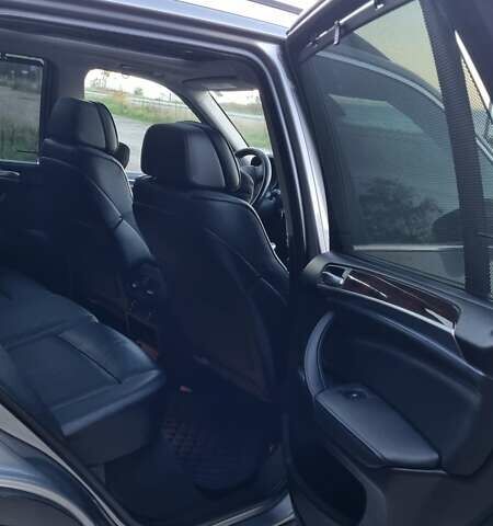 Серый БМВ Х5, объемом двигателя 2.98 л и пробегом 230 тыс. км за 18000 $, фото 6 на Automoto.ua