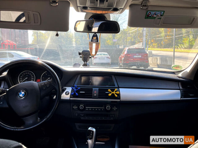 Серый БМВ Х5, объемом двигателя 3 л и пробегом 170 тыс. км за 17700 $, фото 9 на Automoto.ua