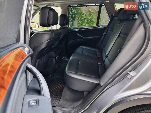 БМВ Х5 2013 в Хмельницком на Automoto.ua Серый БМВ Х5, объемом двигателя 2.99 л и пробегом 380 тыс. км за 16999 $, фото 53 на Automoto.ua