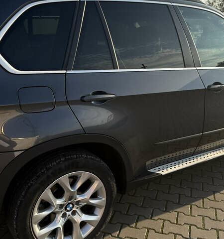 БМВ Х5 2013 в Черновцах на Automoto.ua Серый БМВ Х5, объемом двигателя 2.98 л и пробегом 189 тыс. км за 16000 $, фото 7 на Automoto.ua