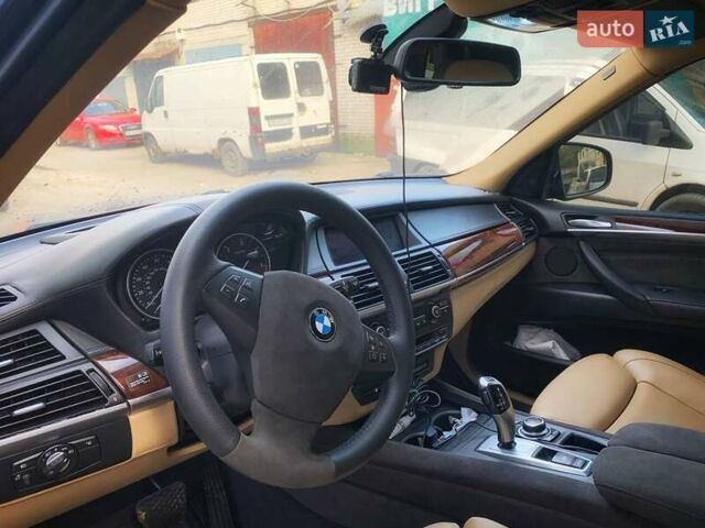 Серый БМВ Х5, объемом двигателя 3 л и пробегом 173 тыс. км за 24800 $, фото 7 на Automoto.ua
