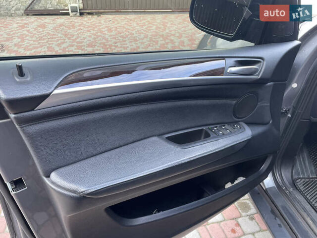 Серый БМВ Х5, объемом двигателя 2.98 л и пробегом 324 тыс. км за 15500 $, фото 12 на Automoto.ua