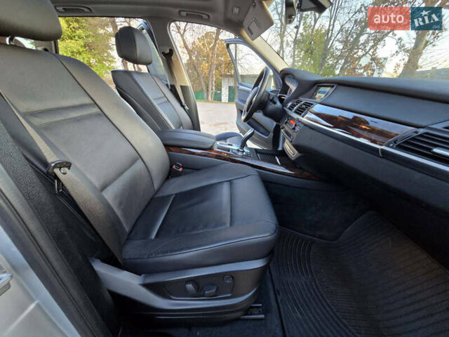 Сірий БМВ Х5, об'ємом двигуна 2.98 л та пробігом 193 тис. км за 13800 $, фото 8 на Automoto.ua