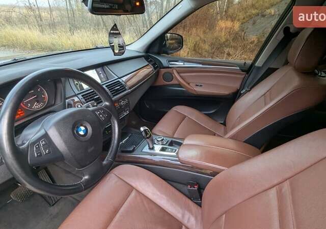 Серый БМВ Х5, объемом двигателя 3 л и пробегом 276 тыс. км за 15999 $, фото 16 на Automoto.ua