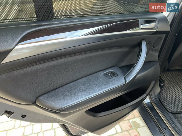 Серый БМВ Х5, объемом двигателя 2.98 л и пробегом 324 тыс. км за 15500 $, фото 23 на Automoto.ua