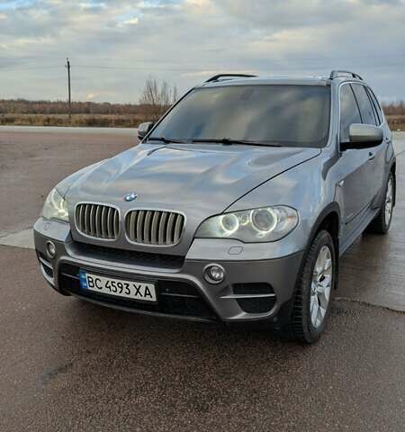 Серый БМВ Х5, объемом двигателя 3 л и пробегом 276 тыс. км за 15999 $, фото 1 на Automoto.ua