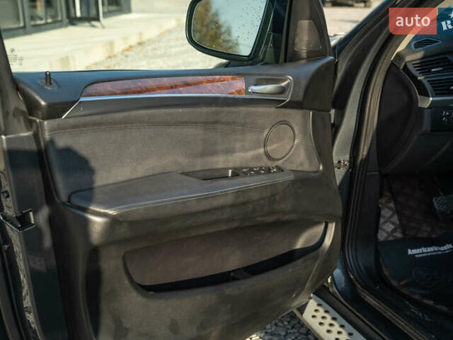 БМВ Х5 2013 в Черновцах на Automoto.ua Серый БМВ Х5, объемом двигателя 2.98 л и пробегом 189 тыс. км за 14900 $, фото 42 на Automoto.ua