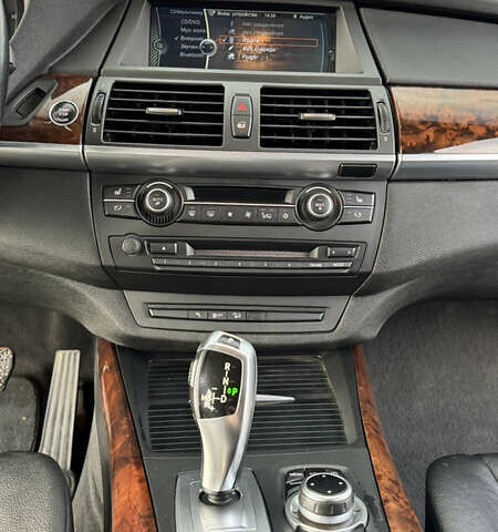 Серый БМВ Х5, объемом двигателя 2.99 л и пробегом 327 тыс. км за 16200 $, фото 17 на Automoto.ua