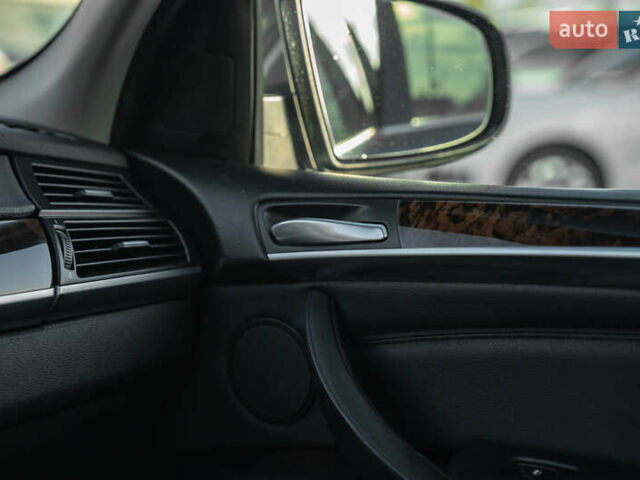 БМВ Х5 2013 в Черновцах на Automoto.ua Серый БМВ Х5, объемом двигателя 2.98 л и пробегом 189 тыс. км за 14900 $, фото 36 на Automoto.ua